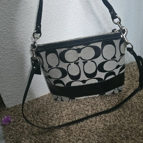 Coach Signature Mono Black & Gray Crossbody/Shoulder W/ Silver Hardware (EUC)🖤 - Picture 14 of 14
